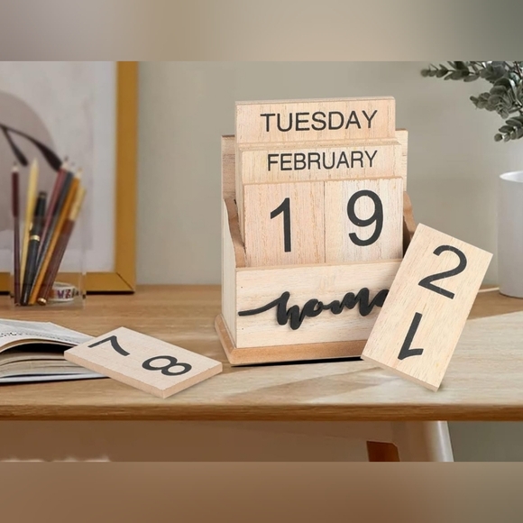 Year Round Wooden Calender - Picture 6 of 8